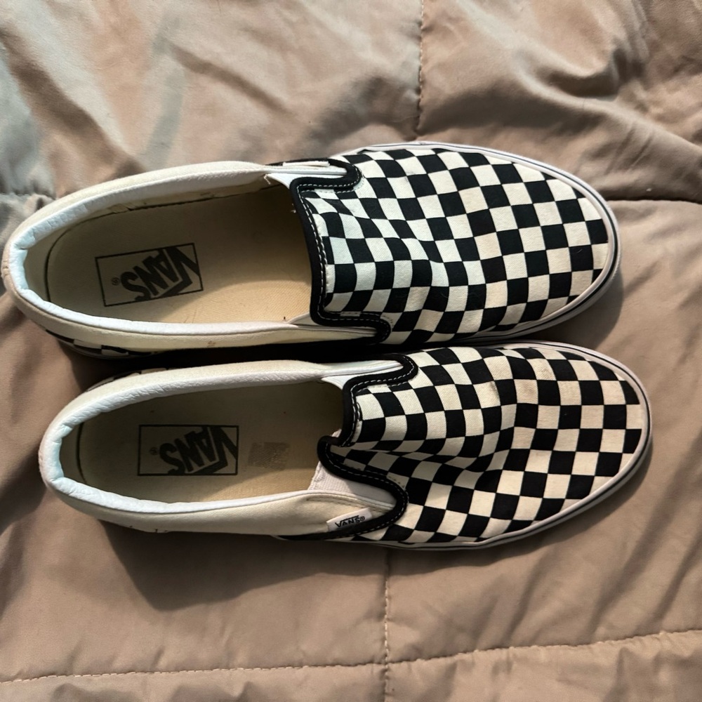 slip on vans checkered